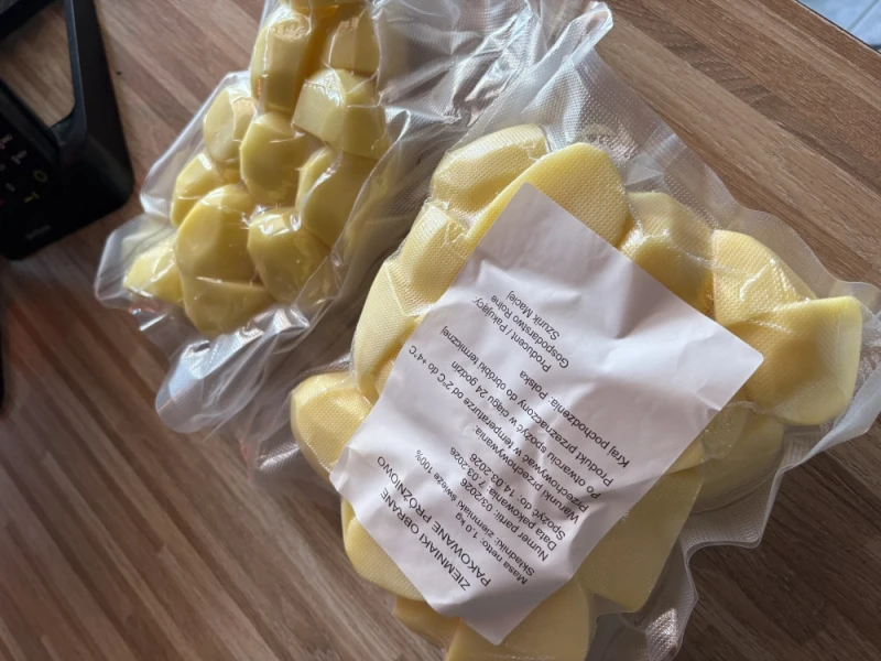 Ziemniaki obrane pakowane próżniowo.