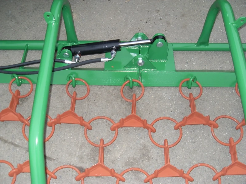 Brony łąkowe rozkładane hydraulicznie o szerokości roboczej 5 metrów