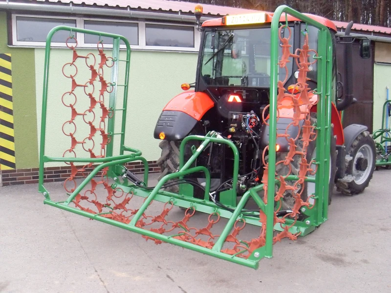 Brony łąkowe rozkładane hydraulicznie o szerokości roboczej 5 metrów