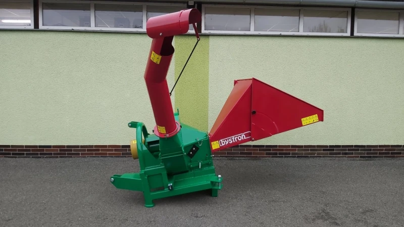 Kruszarka ślimakowa, rębak ślimakowy na wejściu  15 cm, na wyjściu 9 - 10 cm