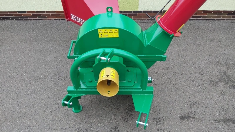 Kruszarka ślimakowa, rębak ślimakowy na wejściu  15 cm, na wyjściu 9 - 10 cm